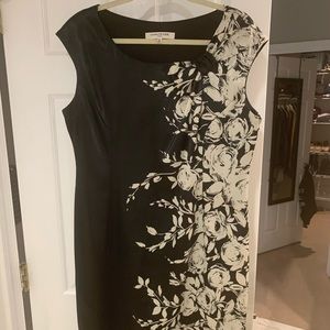 Cap sleeve style dress.